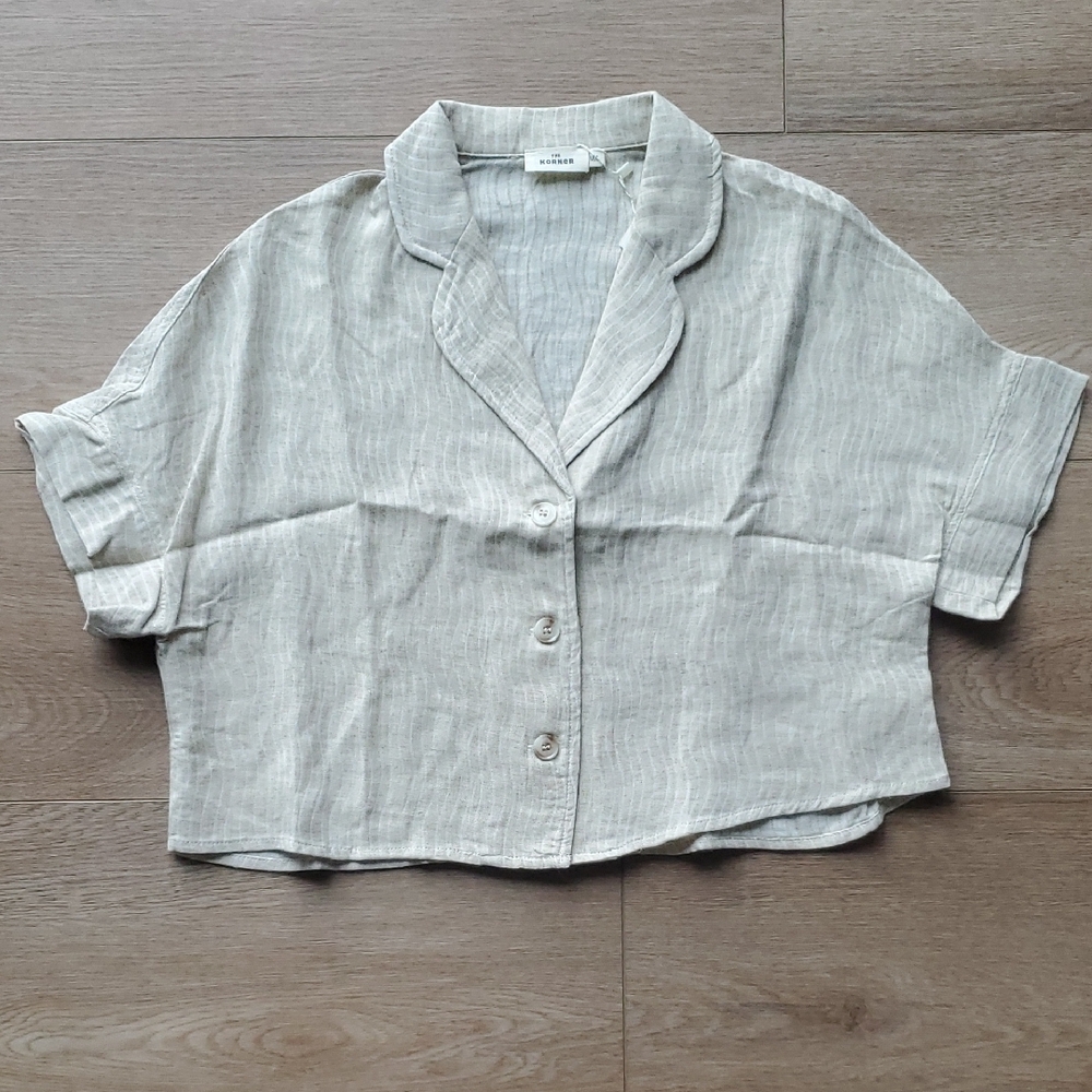 Casual Beige Button-Up Crop Top M/L